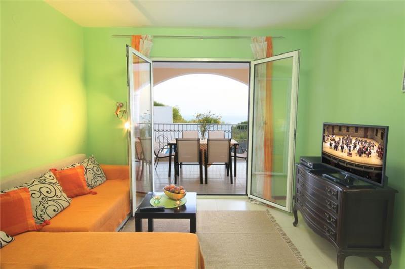 Sea-view villa in Rezevici, photograph 4