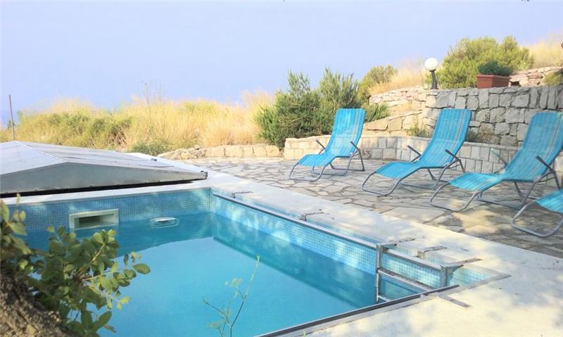 Sea-view villa in Rezevici, photograph 2