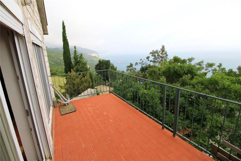 Sea-view villa in Rezevici, photograph 21