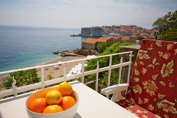 2 Bedroom Sea View Apartment in Dubrovnik, Sleeps 4