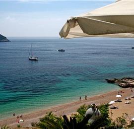 2 Bedroom Sea View Apartment in Dubrovnik, Sleeps 4