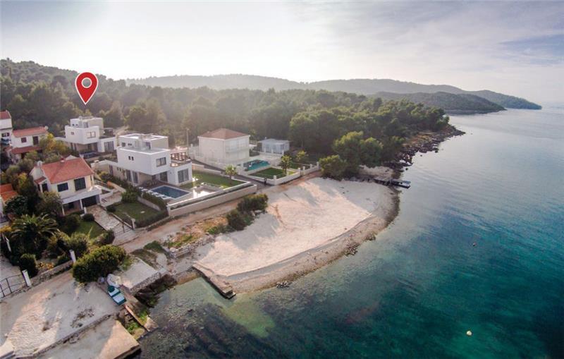 Beachfront villa in Ciovo, photograph 25