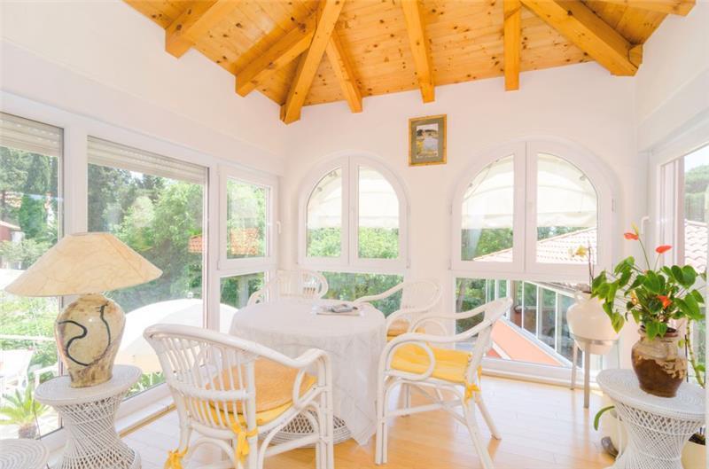 Beachfront villa in Mlini, photograph 5