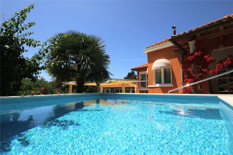 Beachfront villa in Mlini, photograph 1