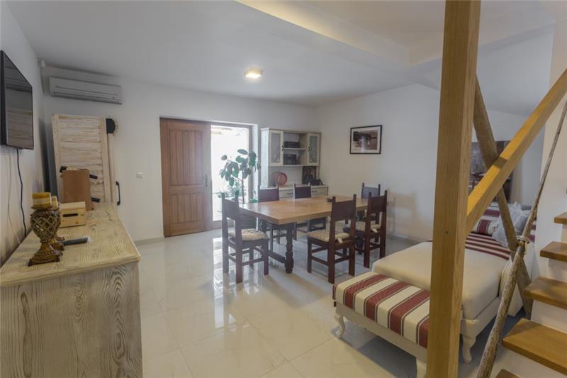 Beachfront villa in Krasici, photograph 16