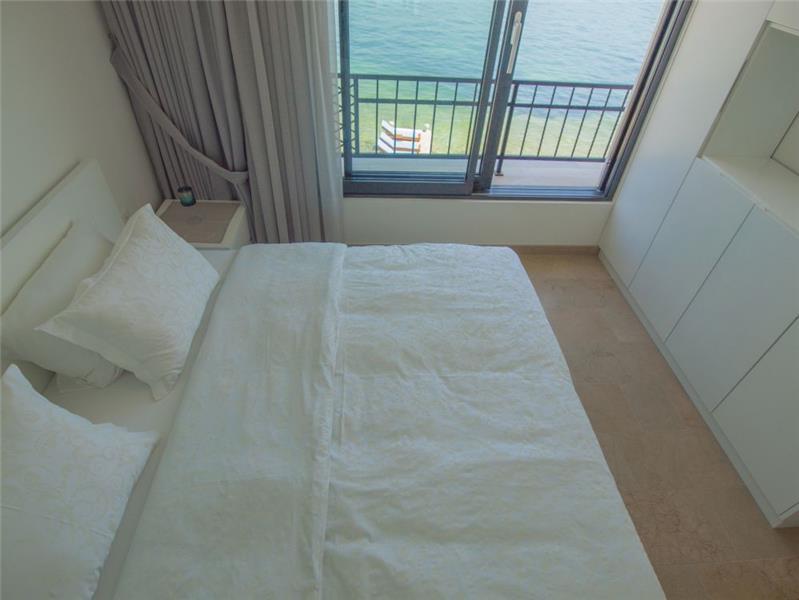 Beachfront villa in Krasici, photograph 13
