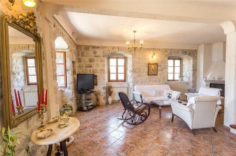 Beachfront villa in Perast, photograph 16