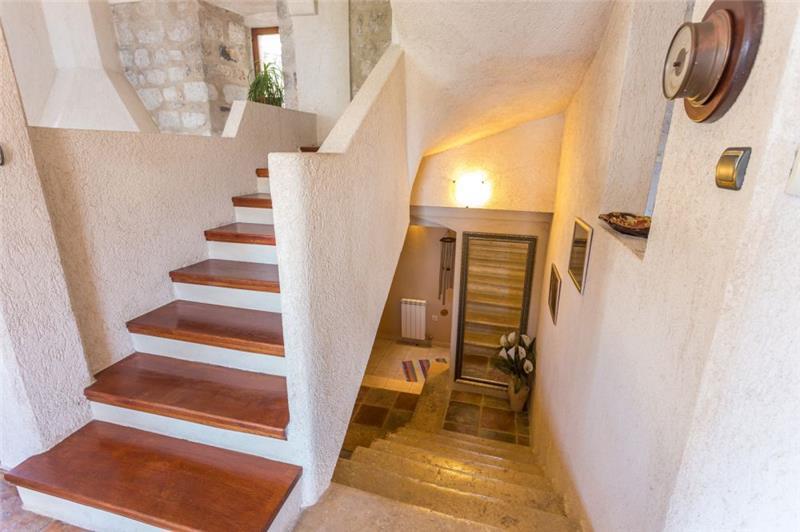 Beachfront villa in Perast, photograph 18