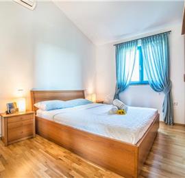 3 Bedroom Villa with Pool in Sveti Lovrec, sleeps 6-7