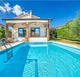 3 Bedroom Villa with Pool in Sveti Lovrec, sleeps 6-7