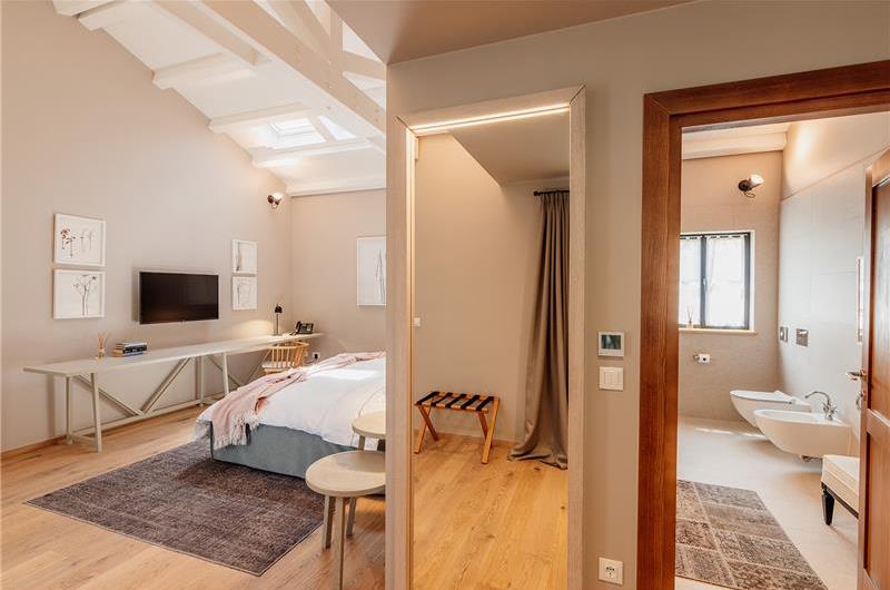 Luxury Villa Estate with 3 Pools on Istrian Vineyards near Bale, sleeps 56-60