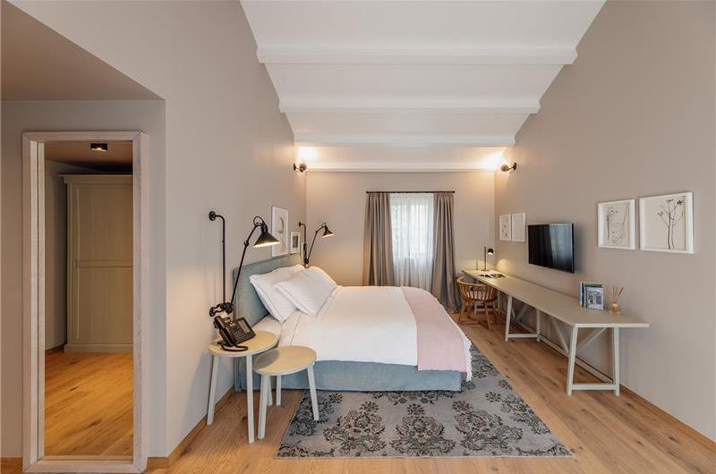 Luxury Villa Estate with 3 Pools on Istrian Vineyards near Bale, sleeps 56-60