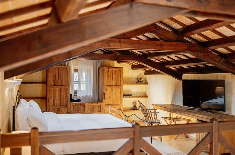 Luxury Villa Estate with 3 Pools on Istrian Vineyards near Bale, sleeps 56-60