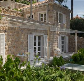 7 Bedroom Villa with Pool near Dubrovnik Old Town, sleeps 14-16