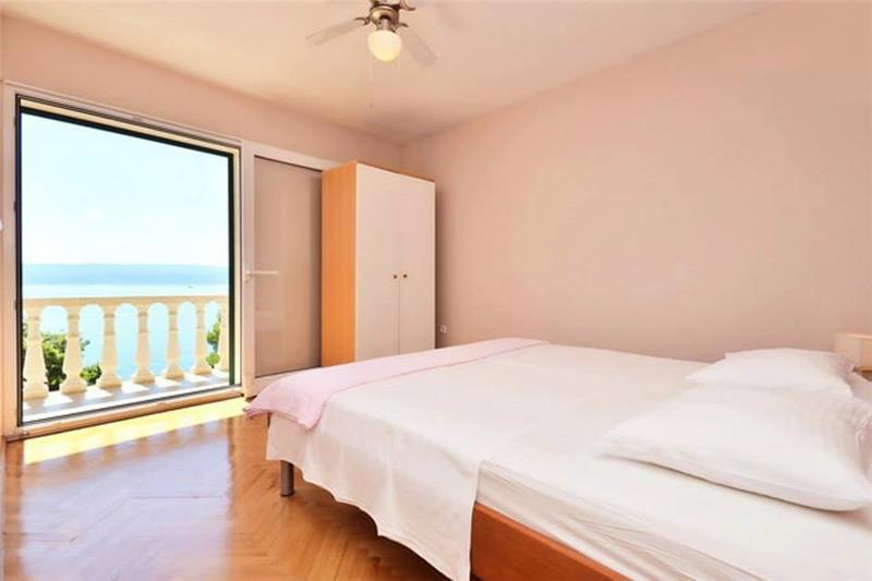 Beachfront villa in Medici, photograph 15