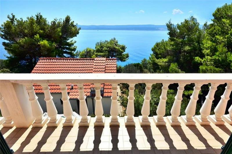 Beachfront villa in Medici, photograph 3