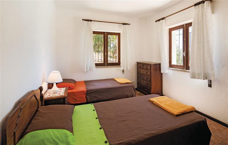 Villa in Santa Barbara de Nexe, photograph 16