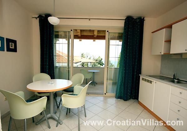 Studio Apartment with Pool in Plat near Dubrovnik, Sleeps 2