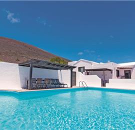 3 Bedroom Villa with Pool and Distant Sea Views near Puerto del Carmen, sleeps 6