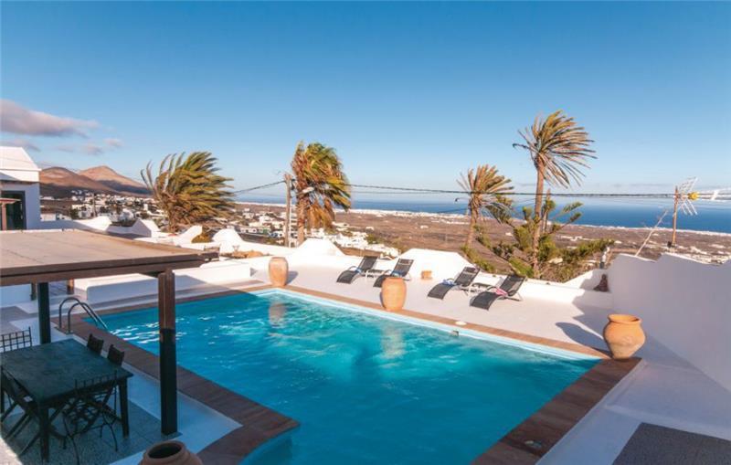 Sea-view villa in Lanzarote, photograph 24