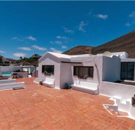 3 Bedroom Villa with Pool and Distant Sea Views near Puerto del Carmen, sleeps 6