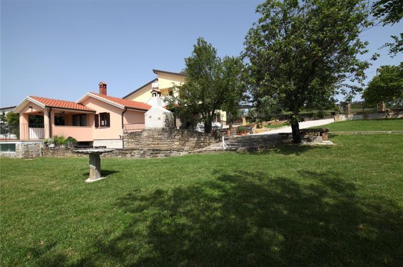 4 Bedroom Villa with Pool near Groznjan, sleeps 8