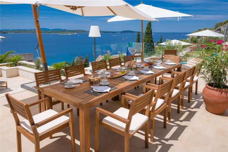 Sea-view villa in Hvar Town, photograph 11