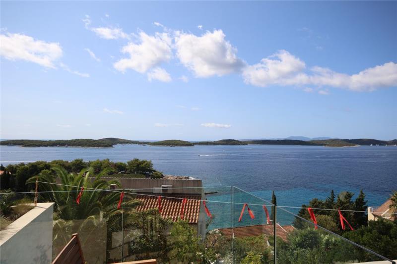 Sea-view villa in Hvar Town, photograph 7