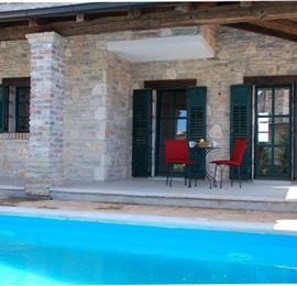 4 bedroom Villa with Pool in Barat, Sleeps 8