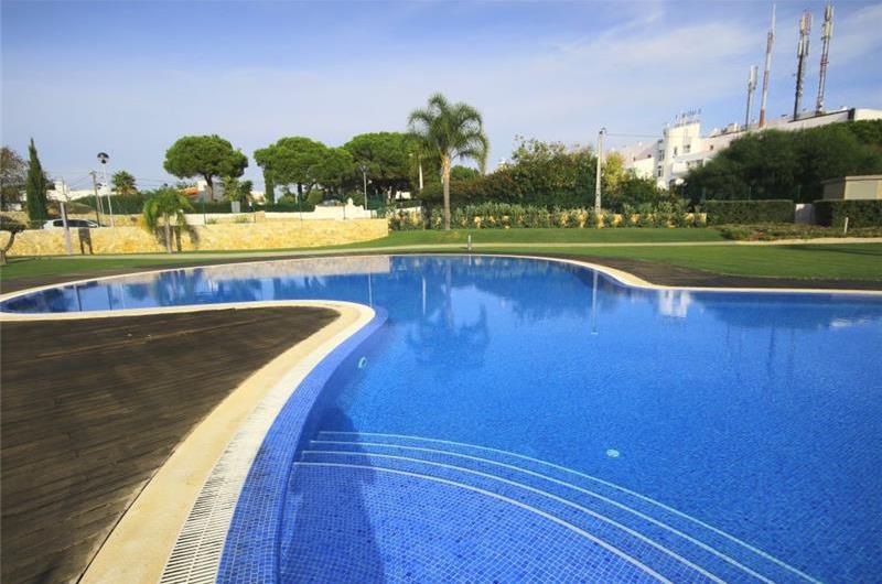 Selection of 1 Bedroom Villas with Shared Pool near Carvoeiro, Sleeps 2-3