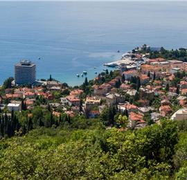 2 Bedroom Villa with Heated Pool, Tennis Courts and Sea Views near Opatija, sleeps 4