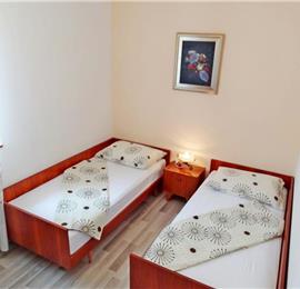 4 Bedroom Apartment near Jelsa, sleeps 8-9