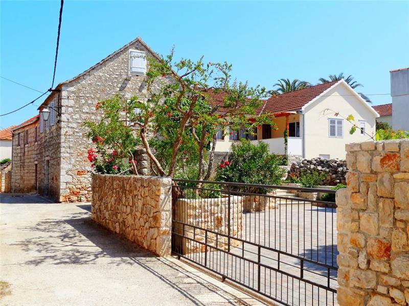Villa in Vrboska, photograph 12