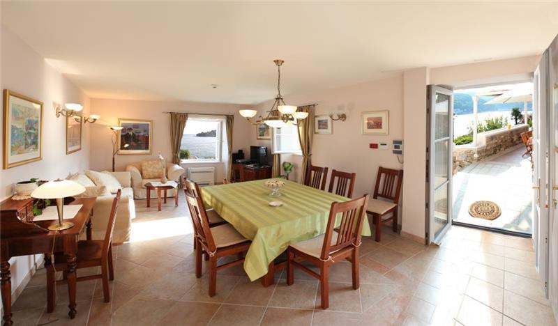 Sea-view villa in Sumartin, photograph 7
