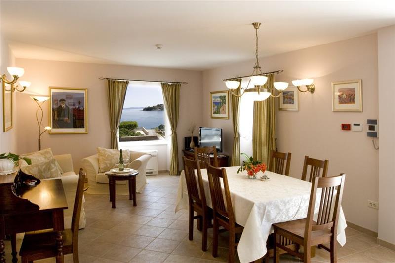 Sea-view villa in Sumartin, photograph 6