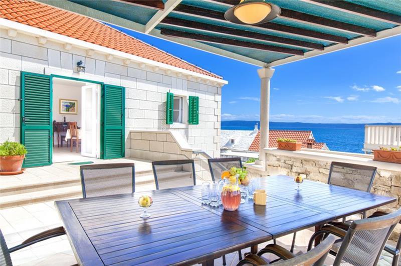 Sea-view villa in Sumartin, photograph 5