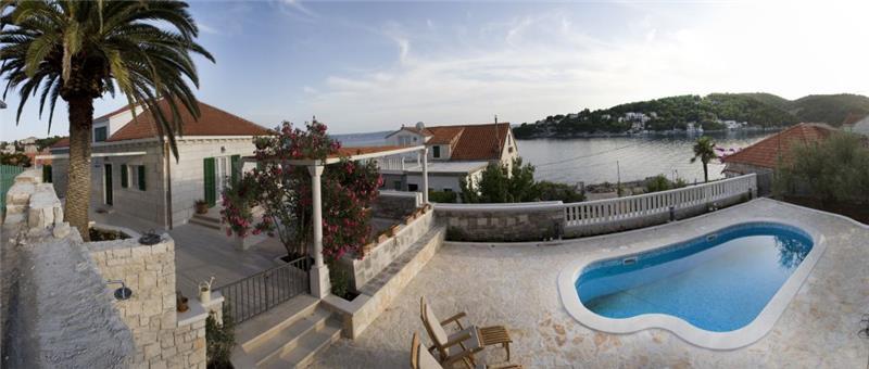 Sea-view villa in Sumartin, photograph 18