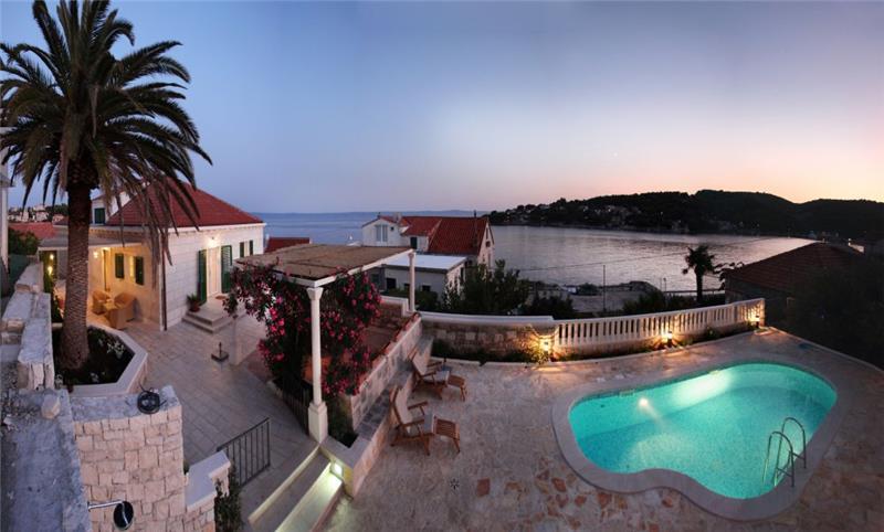 Sea-view villa in Sumartin, photograph 20