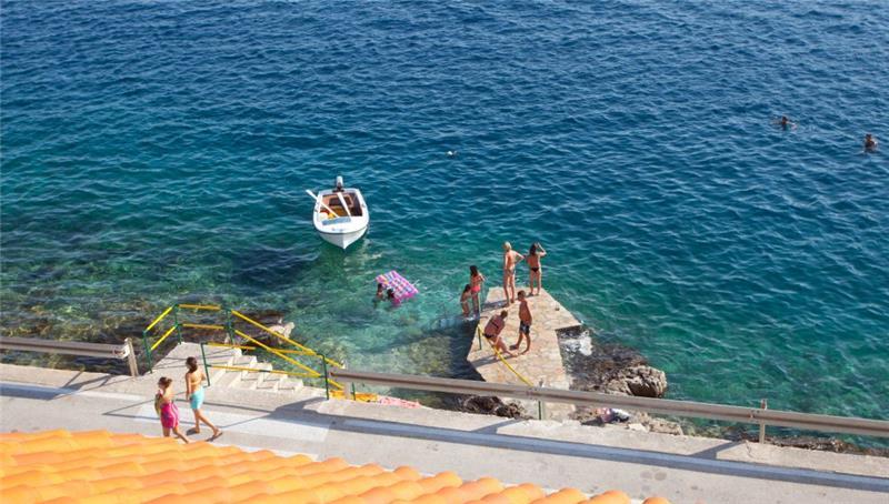 Sea-view villa in Sumartin, photograph 21