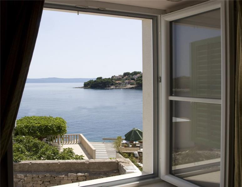 Sea-view villa in Sumartin, photograph 14