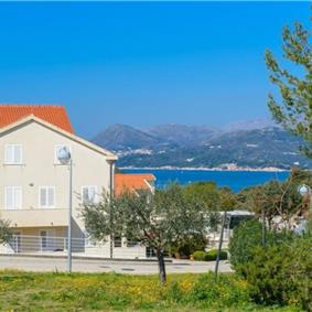 2 Bedroom Apartment in Babin Kuk near Dubrovnik, Sleeps 4-5