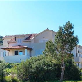 2 Bedroom Apartment in Babin Kuk near Dubrovnik, Sleeps 4-5