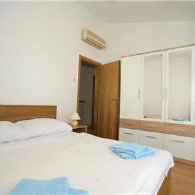 4 Bedroom Seaside Villa with Pool on Ciovo, sleeps 8