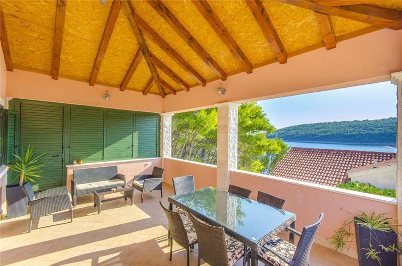 Beachfront villa in Vela Luka, photograph 5