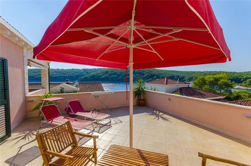 Beachfront villa in Vela Luka, photograph 7