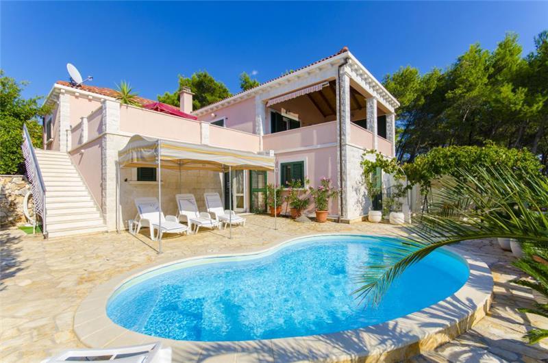 Beachfront villa in Vela Luka, photograph 4