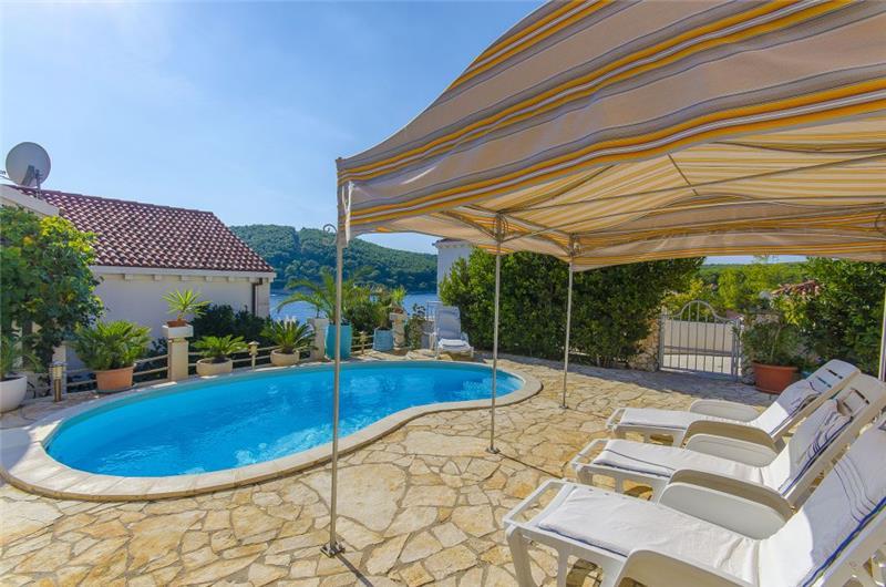 Beachfront villa in Vela Luka, photograph 21