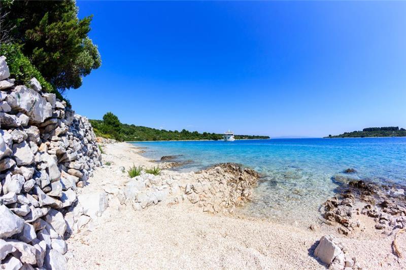 Beachfront villa in Ciovo, photograph 4