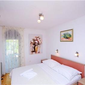 3 Bedroom Beachfront Villa near Podgora, Makarska Riviera, sleeps 6-8