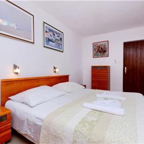 3 Bedroom Beachfront Villa near Podgora, Makarska Riviera, sleeps 6-8